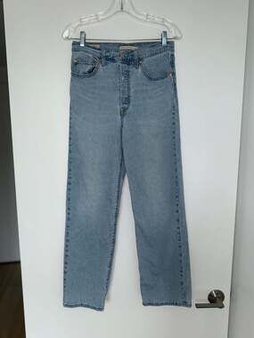 Levi's Premium Ribcage Straight Ankle Jeans
